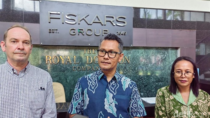 Juru Bicara Kemenperin, Febri Hendri Antoni Arief di PT Doulton.