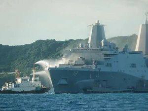 Kapal Angkatan Laut AS Terbakar Selama 12 Jam di Lepas Pantai Jepang