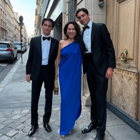 Punya darah blasteran, ketampanan Frederik Kiran Soekarno Seegers tak kalah mencuri atensi. Kiran diketahui memiliki darah keturunan Indonesia dan Jepang dari sang bunda. Sementara dari ayahnya, Frits Frederik Seegers, Kiran mendapat garis keturunan Belanda. Foto: Instagram/@kartikasoekarnofoundation