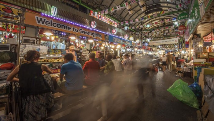 A general view is showing the South Korean traditional food court at Gwangjang Market in Seoul, South Korea. Gwangjang Market is being a traditional street market in Jongno District, Seoul, South Korea. The market is being one of the oldest and largest traditional markets in South Korea. (Photo by Seung-il Ryu/NurPhoto via Getty Images)
