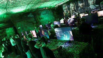 Sebagai pameran video game terbesar di dunia, Gamescom menghadirkan ratusan exhibitor dari lebih dari 60 negara. Tahun ini, jumlah peserta meningkat dari tahun sebelumnya, menandai tingginya minat global terhadap industri hiburan interaktif. REUTERS/Leon Kuegeler  