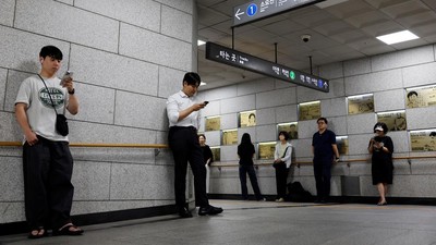 Kompak dan Tertib, Warga Seoul Ikuti Latihan Darurat Nasional