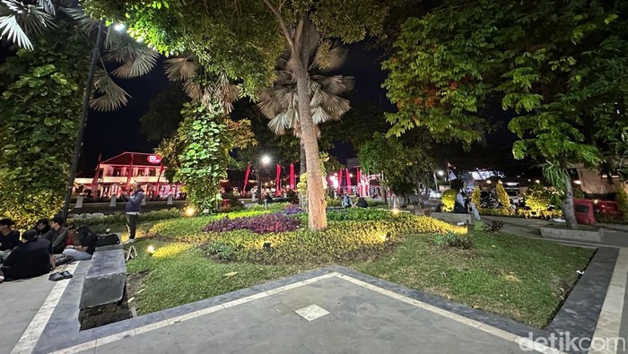 Kondisi Terkini Taman Apsari Usai Diperbaiki Pemprov Jatim Kondisi Terkini Taman Apsari Usai Diperbaiki Pemprov Jatim