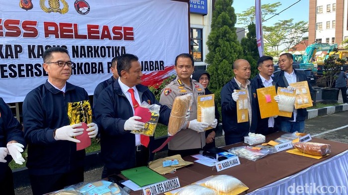 Konferensi pers Polda Jabar soal kartel narkoba Golden Traingle.