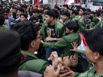 Video: Sempat Memanas, Massa Demo BEM SI di DPR Bubarkan Diri