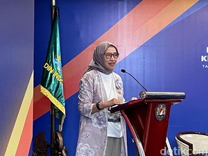 MenPAN-RB Ngaku Ngerem Posting di Medsos, Ini Alasannya