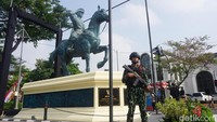 Kemudian Kapolri juga menandatangani peresmian patung atau monumen Juang Polri M. Jasin.