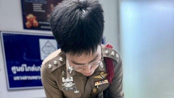 Lengkap dengan potret ketika si kucing menjalani paw print, foto-foto dari Da Parinda Pakeesuk langsung viral. Foto: Facebook/Da Parinda Pakeesuk