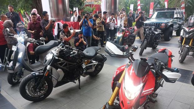 Penampakan barang bukti OTT Wamenaker Noel di KPK (Yogi/detikcom)