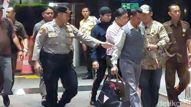 Pengusaha Rudy Ong Chandra (ROC) tiba di gedung KPK usai dijemput paksa oleh penyidik.