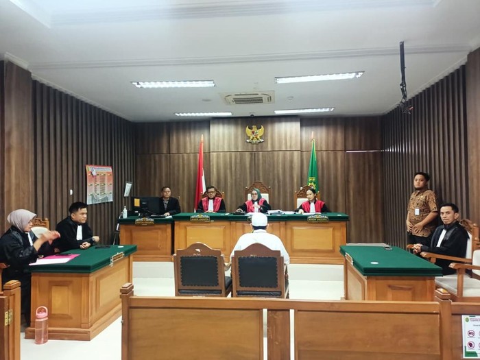 Persidangan kasus pencabulan dengan terdakwa Ruslan Abdul Gani.