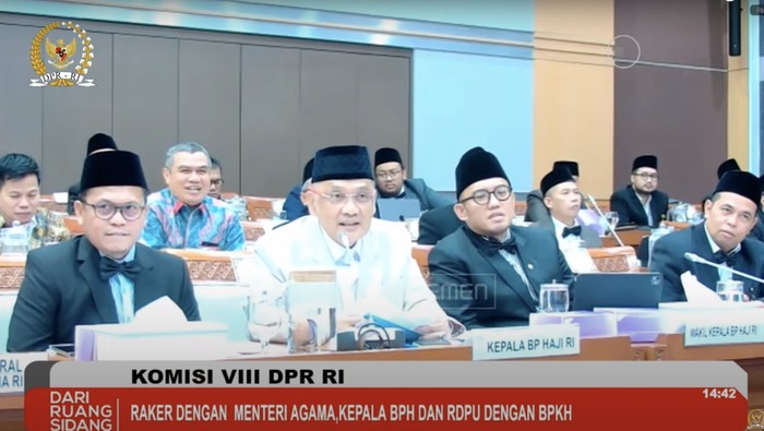 Raker Komisi VIII bersama Menteri Agama, Kepala Badan Penyelenggara Haji (BP Haji), dan Kepala Badan BPKH di Gedung DPR RI, Senayan, Kamis (21/8/2025).