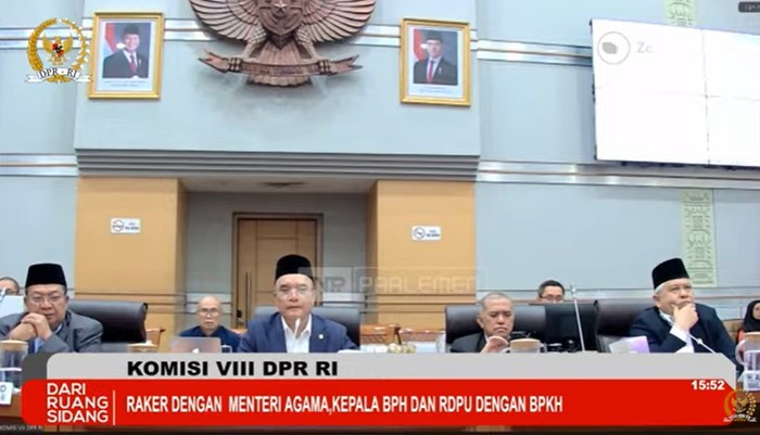 Raker Komisi VIII bersama Menteri Agama, Kepala Badan Penyelenggara Haji (BP Haji), dan Kepala Badan BPKH di Gedung DPR RI, Senayan, Kamis (21/8/2025).