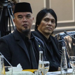 Ketika Ahmad Dhani dan Once Duduk Bersebelahan Bahas Royalti di DPR RI