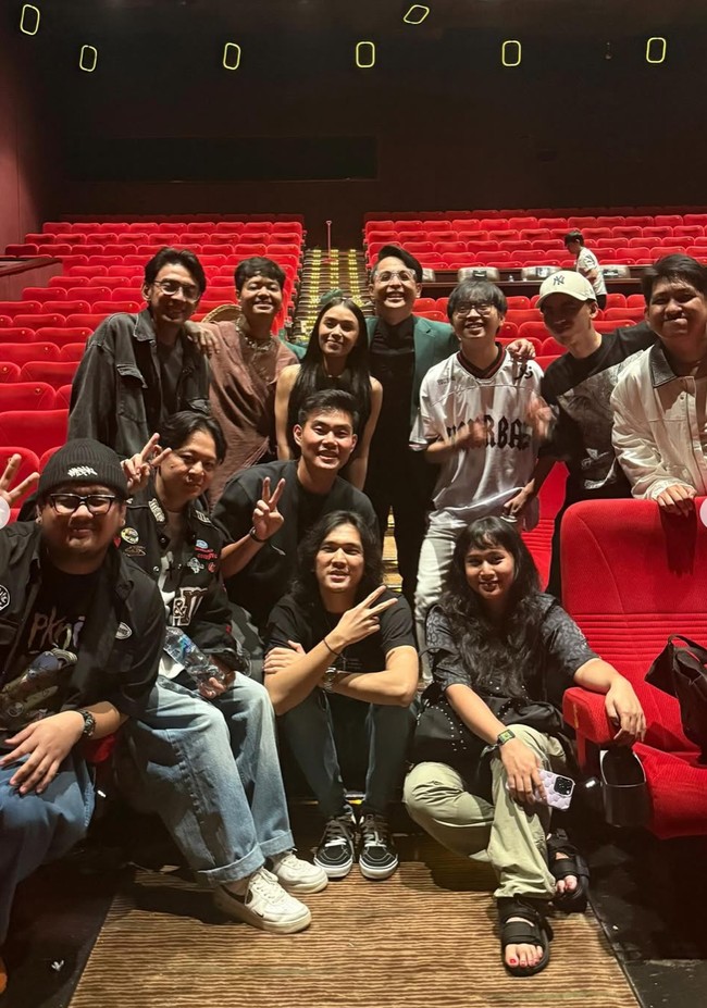 Lula terlihat sudah cukup akrab dengan teman-teman Arap. Foto: Instagram/@ybrap