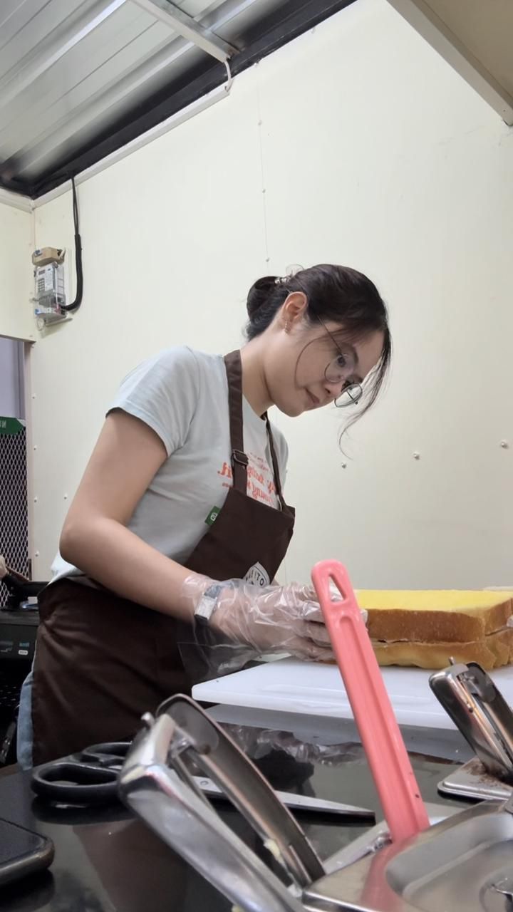 roti bakar bandung: Noni Lekker