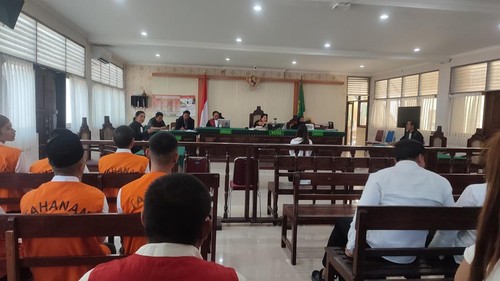 Selebgram Vienna Varella Angeli Parinussa menjalani sidang di Ruang Candra PN Denpasar, Kamis (21/8/2025) gegara meneria endorse judol. (Ahmad Firizqi Irwan/detikBali/detikBali)