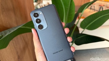 Ini Tecno Spark 40 Pro Plus varian  Nebula Black. Foto: Adi Fida Rahman/detikINET