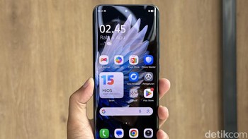 Tecno Spark 40 Pro Plus mengusung layar 6,78 inch Curved AMOLED dengan resolusi 1,5K. Foto: Adi Fida Rahman/detikINET