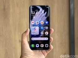 Unboxing Tecno Spark 40 Pro+, HP Tipis Harga Rp 2 Jutaan