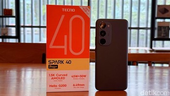 Fitur Lain: Sertifikasi IP64 (tahan debu dan cipratan air), sensor sidik jari di layar, NFC, Wi-Fi 6 dual-band, Bluetooth, GPS, dual speakers dengan Dolby Atmos, Super Freelink Communication, Infrared Remote Contro Foto: Adi Fida Rahman/detikINET