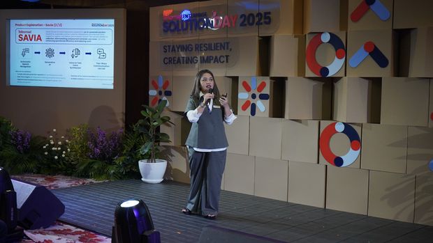 GM Enterprise Services Management Telkomsel, Debora Sofiana