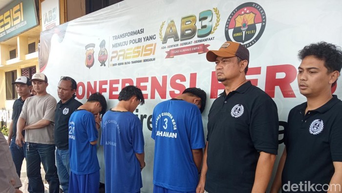 Tiga pelaku tawuran di Kota Cirebon yang menewaskan seorang pemuda diamankan polisi
