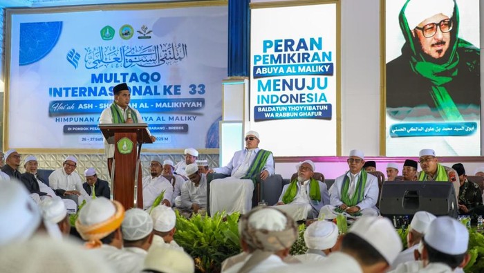 Wakil Gubernur Jateng, Taj Yasin, saat menghadiri Multaqo Sanawi Internasional ke-33 Hai’ah Ash Shofwah Al Malikiyyah di Pondok Pesantren Darussalam Jatibarang, Kabupaten Brebes, Kamis (21/8/2025).