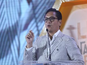 Walkot Rico Belum Nonaktifkan 2 Kadis yang Jadi Tersangka Korupsi