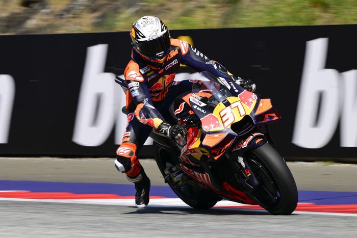 SPIELBERG, AUSTRIA - AUGUST 16: Pedro Acosta of Spain riding the Red Bull KTM Factory Racing bike (37) during Qualifying for the MotoGP of Austria at Red Bull Ring on August 16, 2025 in Spielberg, Austria. (Photo by Gold & Goose Photography/Getty Images)