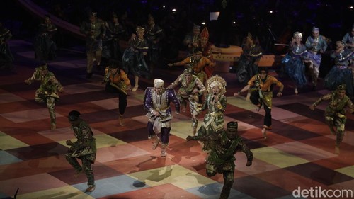 Pagelaran Sabang Merauke 2025 yang mengusung tema “Hikayat Nusantara” berlangsung megah di Indonesia Arena, Senayan, Jakarta, Jumat (22/8/2025).