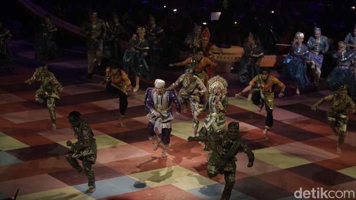 Pagelaran Sabang Merauke 2025 yang mengusung tema “Hikayat Nusantara” berlangsung megah di Indonesia Arena, Senayan, Jakarta, Jumat (22/8/2025).