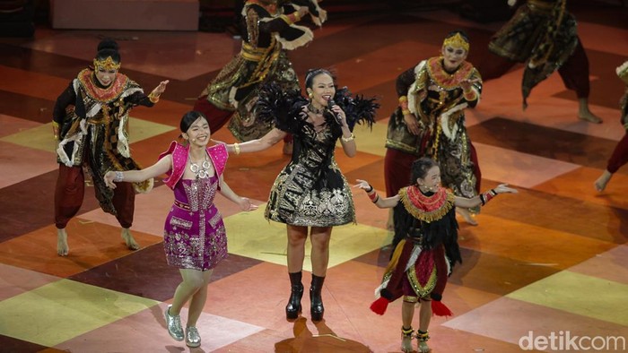 Pagelaran Sabang Merauke 2025 yang mengusung tema “Hikayat Nusantara” berlangsung megah di Indonesia Arena, Senayan, Jakarta, Jumat (22/8/2025).