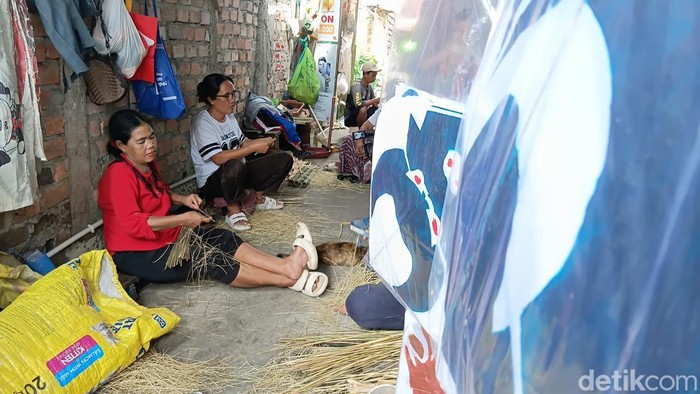 Aktivitas ibu-ibu di Kayangan, Palembang, Sumsel