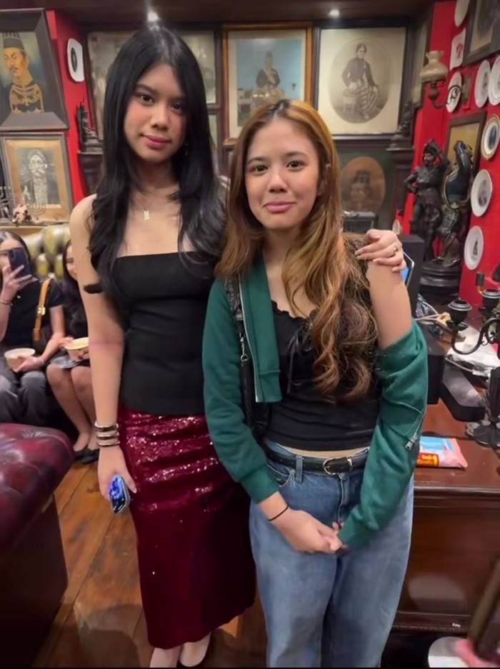 Almira Yudhono bersama Safeea Ahmad.
