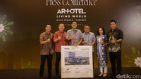 Kehadirannya di kawasan Living World Cibubur diharapkan tidak hanya memperkuat daya tarik pusat perbelanjaan tersebut, tetapi juga memberikan pengalaman menginap yang unik bagi para tamu.