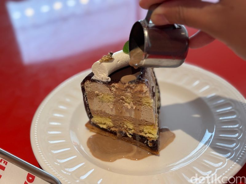 Daring Deli menawarkan mochi cake rasa Teh Botol