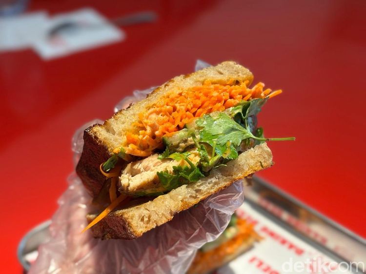 Resto Terbaru di Jaksel Punya Banh Mi hingga Mochi Cheesecake Teh Botol