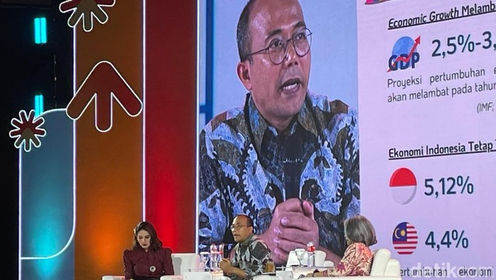 Deputi Bidang Usaha Mikro Kementerian UMKM, Riza Damanik