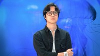 Dikta menjelaskan mengapa belum menikah sampai sekarang. Gue sebenarnya mungkin parno, karena bokap nyokap gue cerai. Gue terlalu hati-hati. Gue gak mau apa yang orang tua gue lakuin, gue lakuin, katanya. (Foto: dok Instagram dikta)