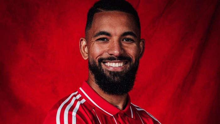 Douglas Luiz telah bergabung dengan Nottingham Fores. Dia tiba dengan status pinjaman dari Juventus.