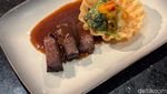 Berada di Atas Ketinggian, Restoran Ini Punya Menu Beef Yakitori Skewers