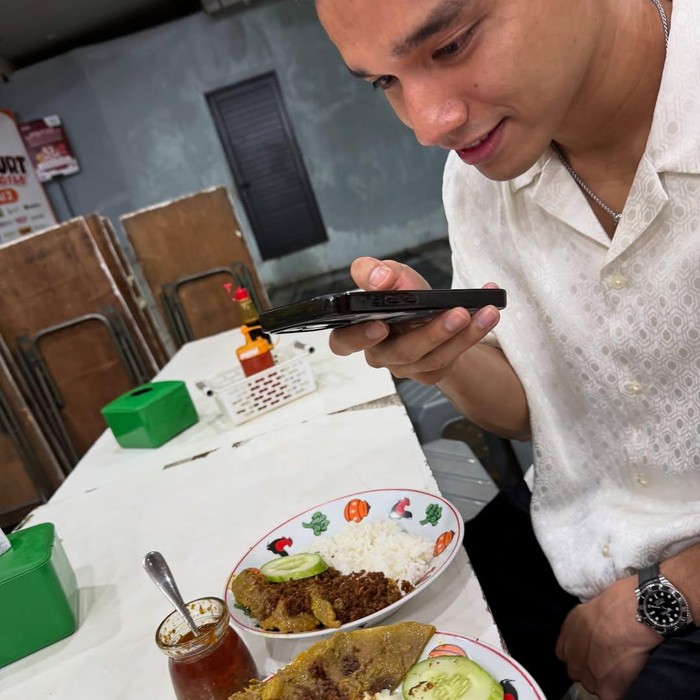 Fadly Faisal Ajak Maudy Effrosina Makan Malam Romantis di Resto Mewah Fadly Faisal Ajak Maudy Effrosina Makan Malam Romantis di Resto Mewah