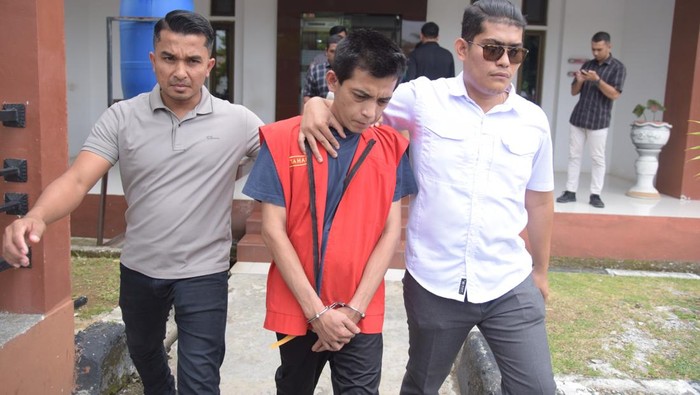 Foto: Terpidana pemerkosa anak ditangkap setelah empat tahun buron. (Foto: Kejati Aceh)