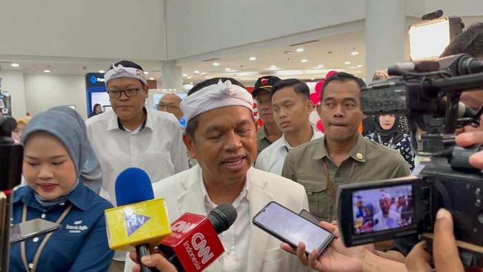 Gubernur Jawa Barat Dedi Mulyadi