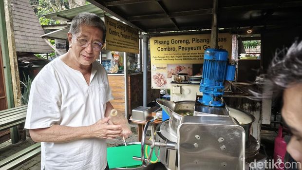 Jumat Berbagi, kegiatan sosial Sonny Soeng yang rela lelang kendaraan antiknya