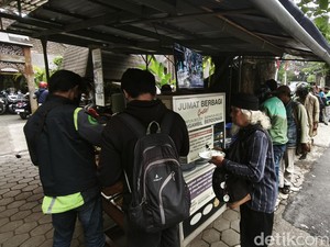 Sonny Soeng, Pemilik Toko You Lelang Koleksi Antik demi Jumat Berbagi