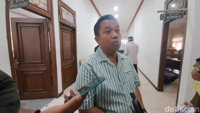 Ketua Pansus Hak Angket DPRD Pati, Teguh Bandang Waluyo, di DPRD Pati, Jumat (22/8/2025).