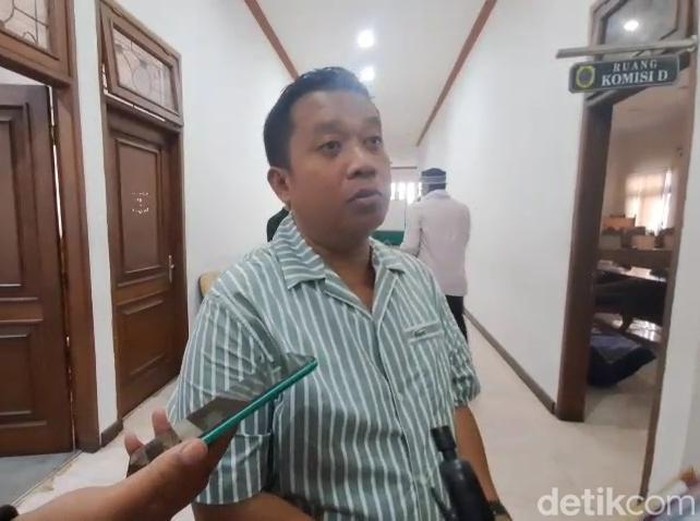 Ketua Pansus Hak Angket DPRD Pati, Teguh Bandang Waluyo, di DPRD Pati, Jumat (22/8/2025).