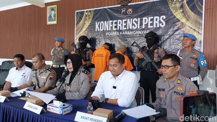 Konferensi pers kasus pengeroyokan dan pembunuhan, di Mapolres Karanganyar, Jumat (22/8/2025).